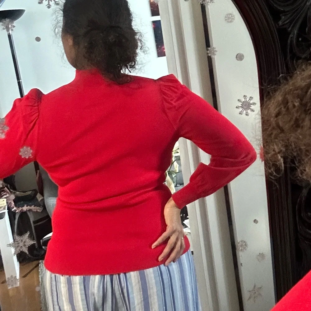 ❤️Sweet Heart Cutout Top❤️ - Picture 3 of 7
